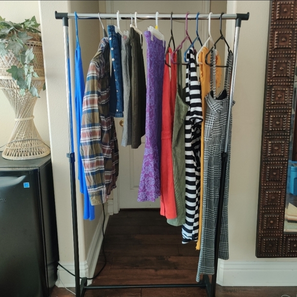 USED/NEW BUNDLE Of Women's Clothes - Picture 5 of 7